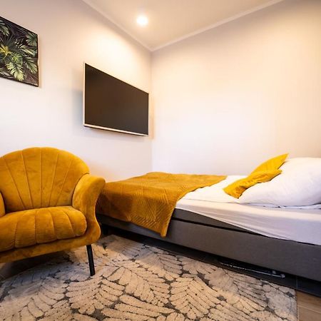 Kolorowe Apartamenty W Mielnie! 350M Od Plazy - 100M Od Jeziora! Мельно Экстерьер фото