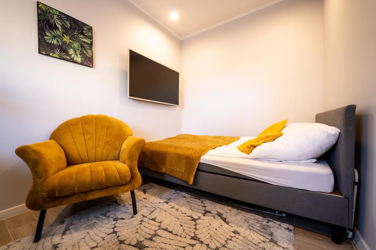 Kolorowe Apartamenty W Mielnie! 350M Od Plazy - 100M Od Jeziora! Мельно Экстерьер фото